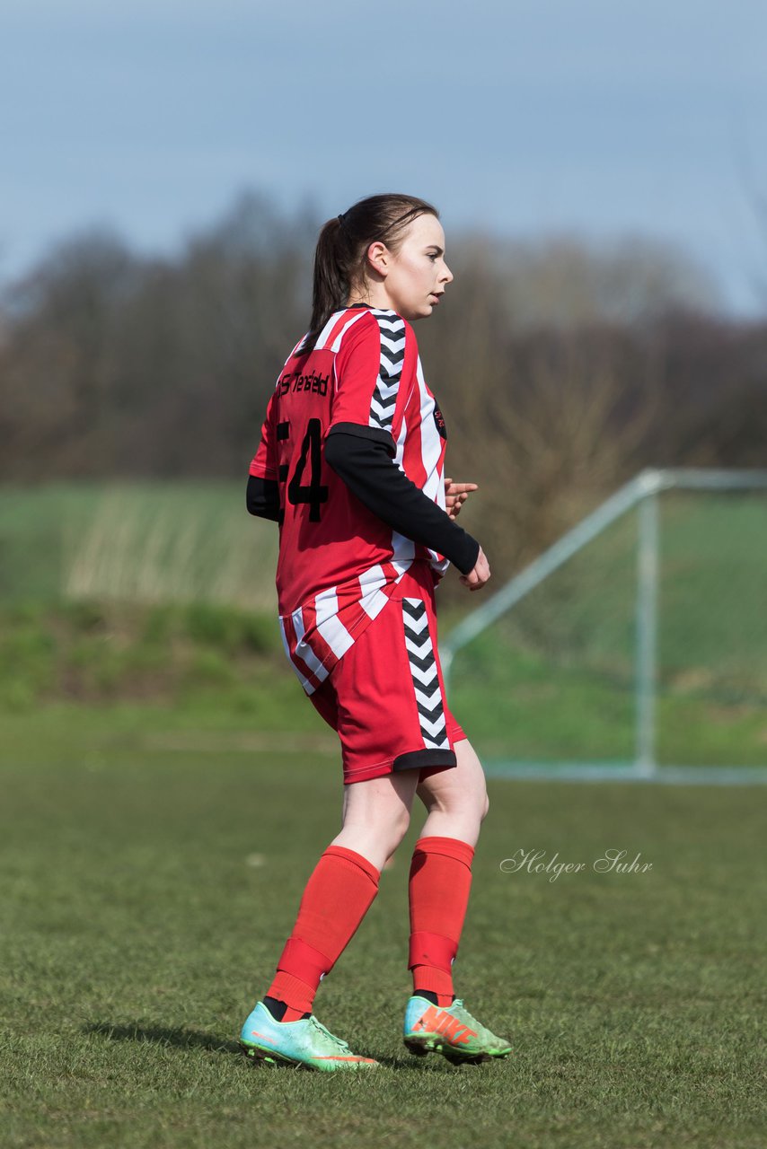 Bild 110 - C-Juniorinnen TSV Zarpen - TuS Tensfeld : Ergebnis: 2:1